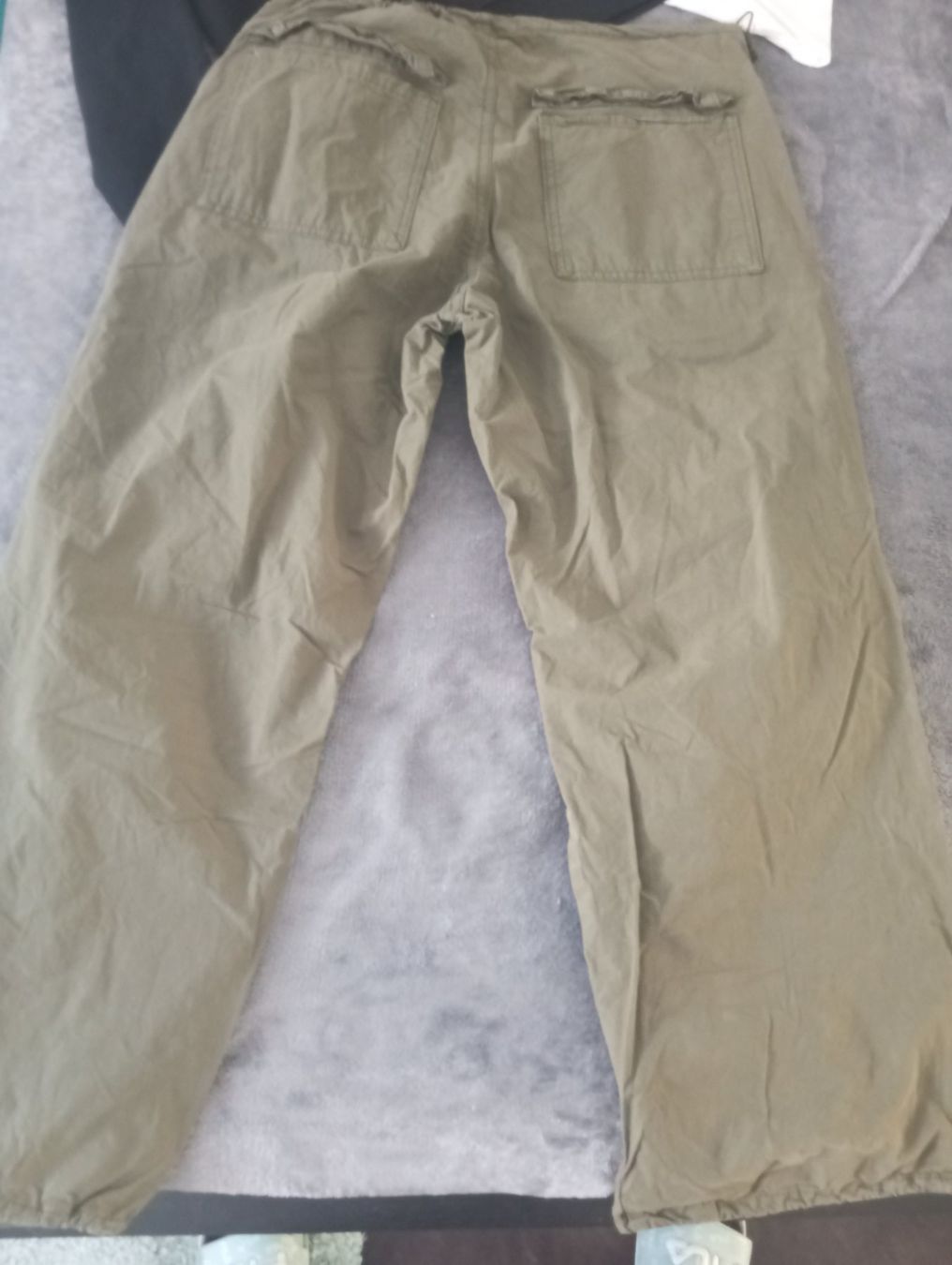 Kleiderpakete: Hose, Pullover & Kurzarm Shirt – Gebraucht aus Amriswil von cbe_cr6q 2