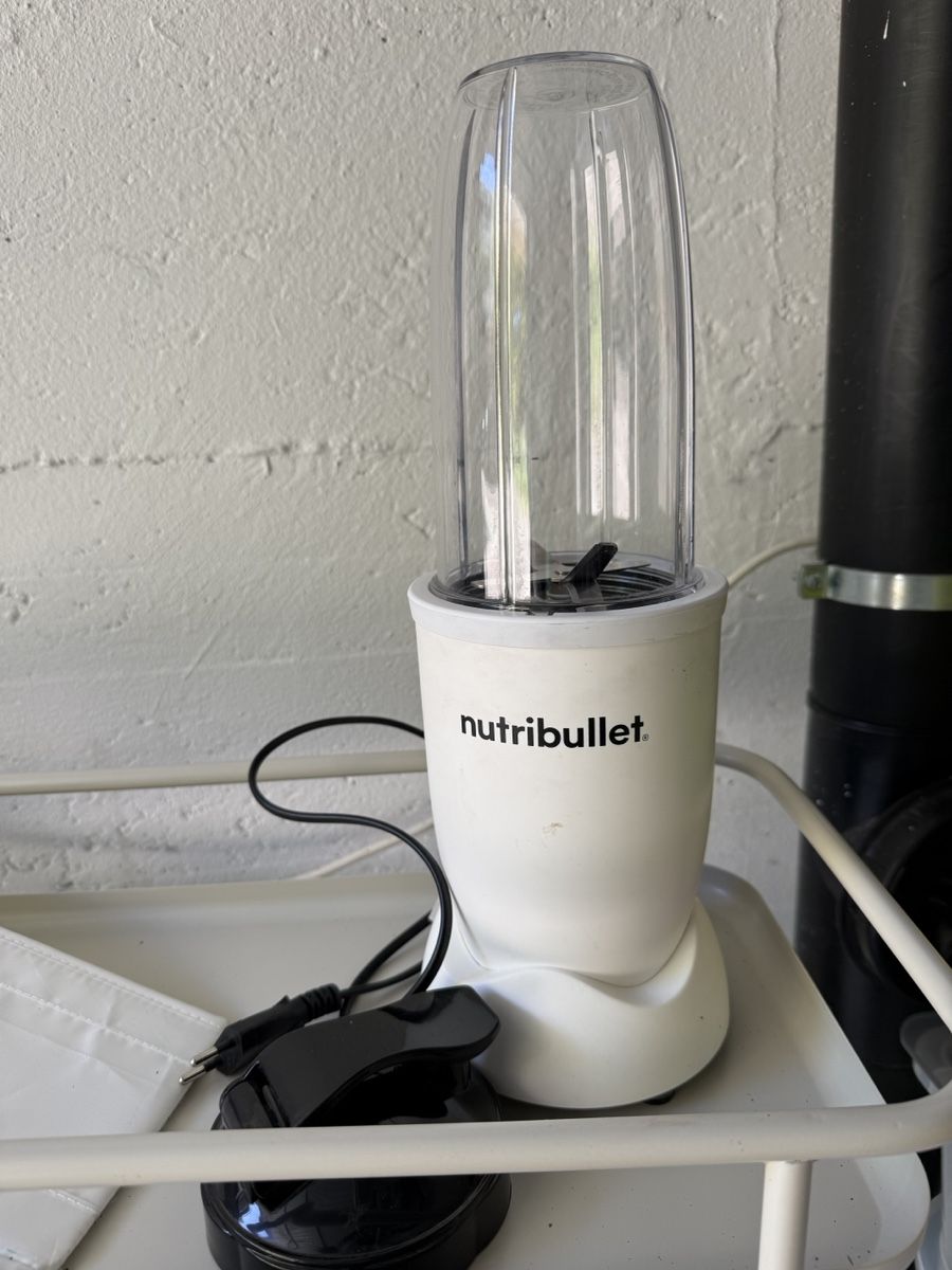Nutribullet Elettrodomestici da cucina: Nutribullet Nutrient extractor 900W - Matt white – Usato da Zürich venduto da MissFauxSho
