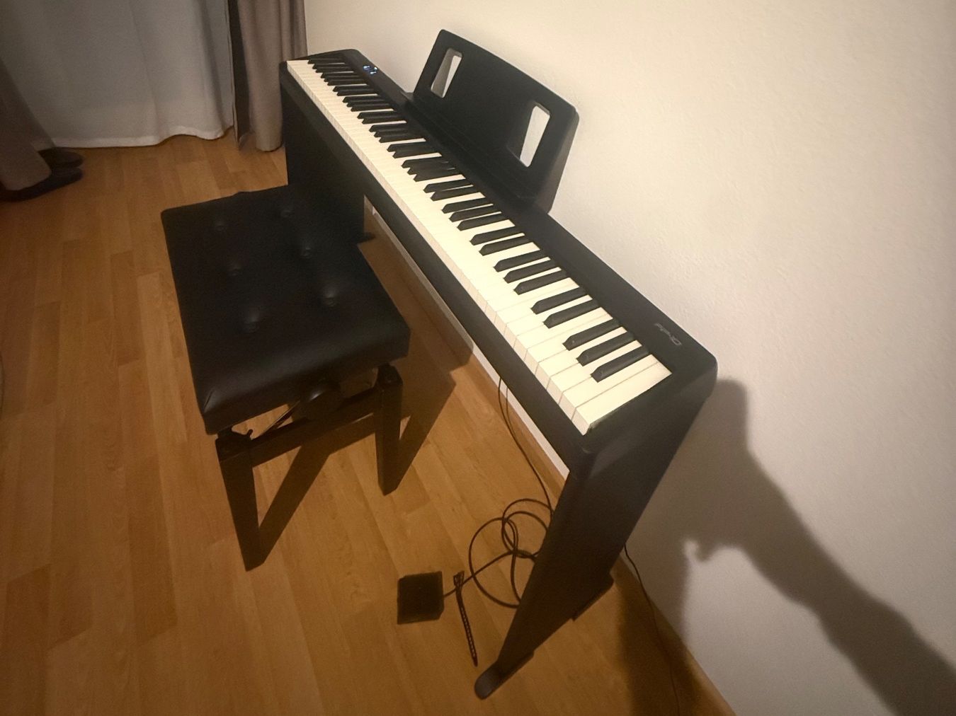Roland Strumenti musicali: Digitalpiano Roland FP-10 TOP Zustand - Set – Nuovo (secondo la descrizione) da Füllinsdorf venduto da Marlon.Henseler