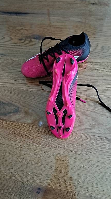 Scarpe da uomo: Fussballschuhe Grösse 35 – Usato da Neftenbach venduto da sam_jbb5 2