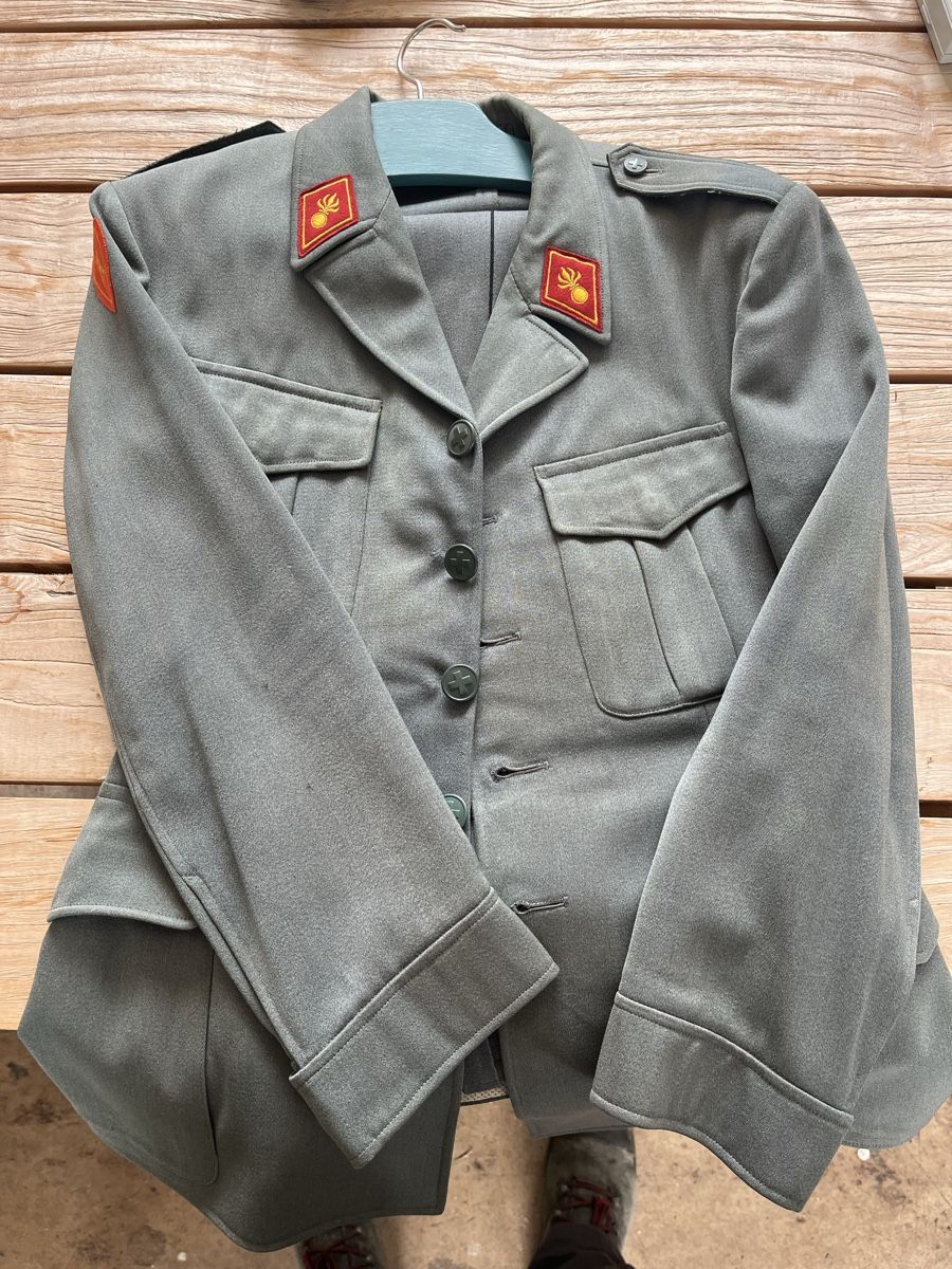 Schweizer Armee Uniformen: Militär tenu – Gebraucht aus Ermatingen von Scavini-s