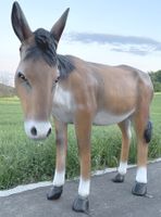 Lebensgroße Braune Esel Gartenfigur für Innen und Außen