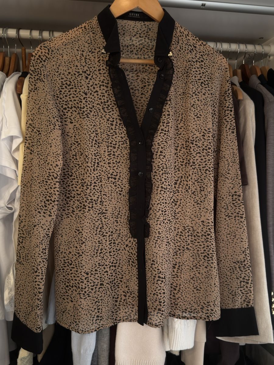 Guess Chemisiers: Guess Bluse 36 Leoprint – D'occasion à Fehraltorf par Erdo81