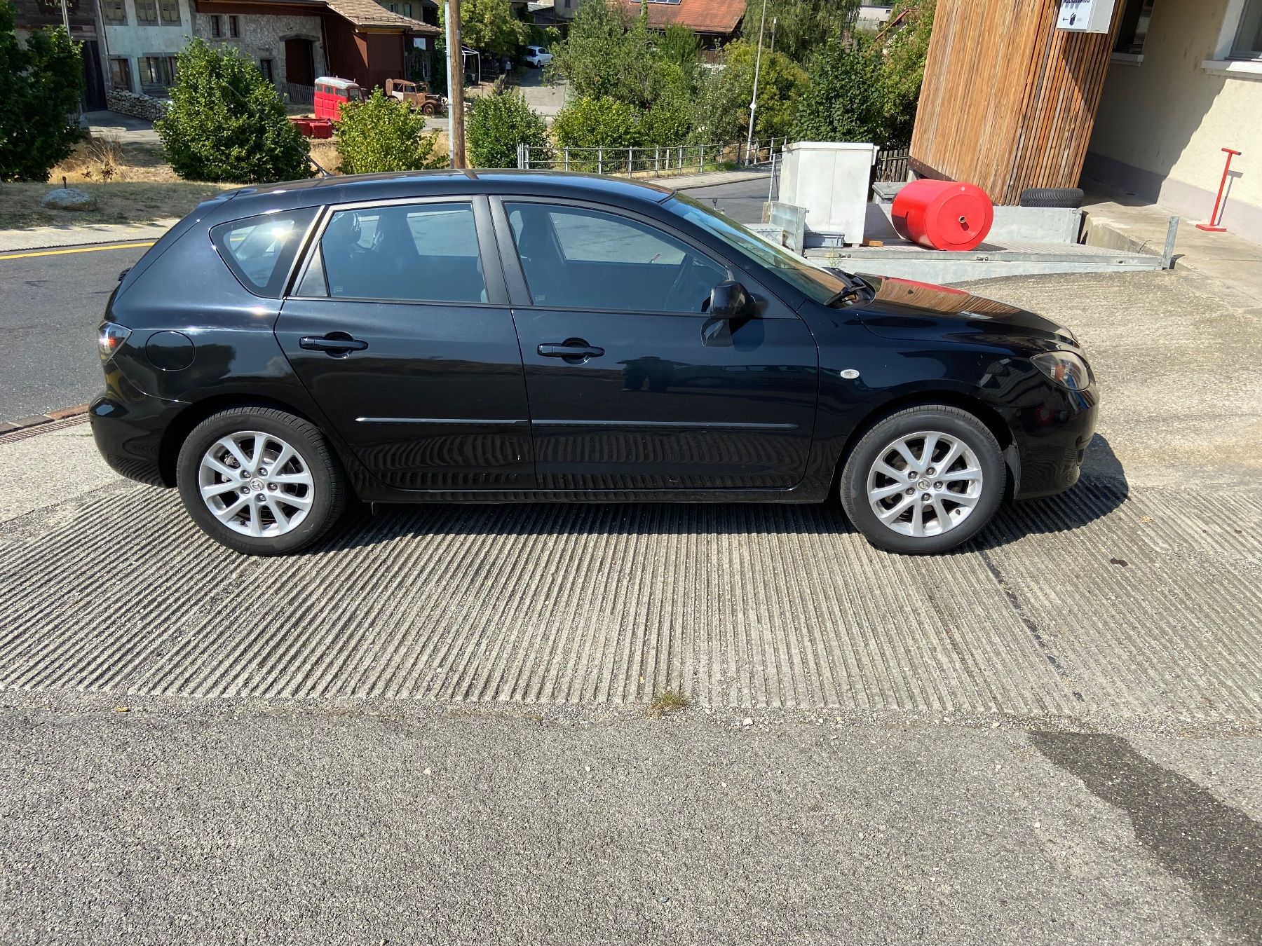 Mazda Autos: Mazda 3Hatchback occasion – Gebraucht aus Granges-Marnand von gustave03 1