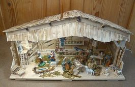 Krippe/ Eigenbau/  Gross mit Beleuchtung Nr.23