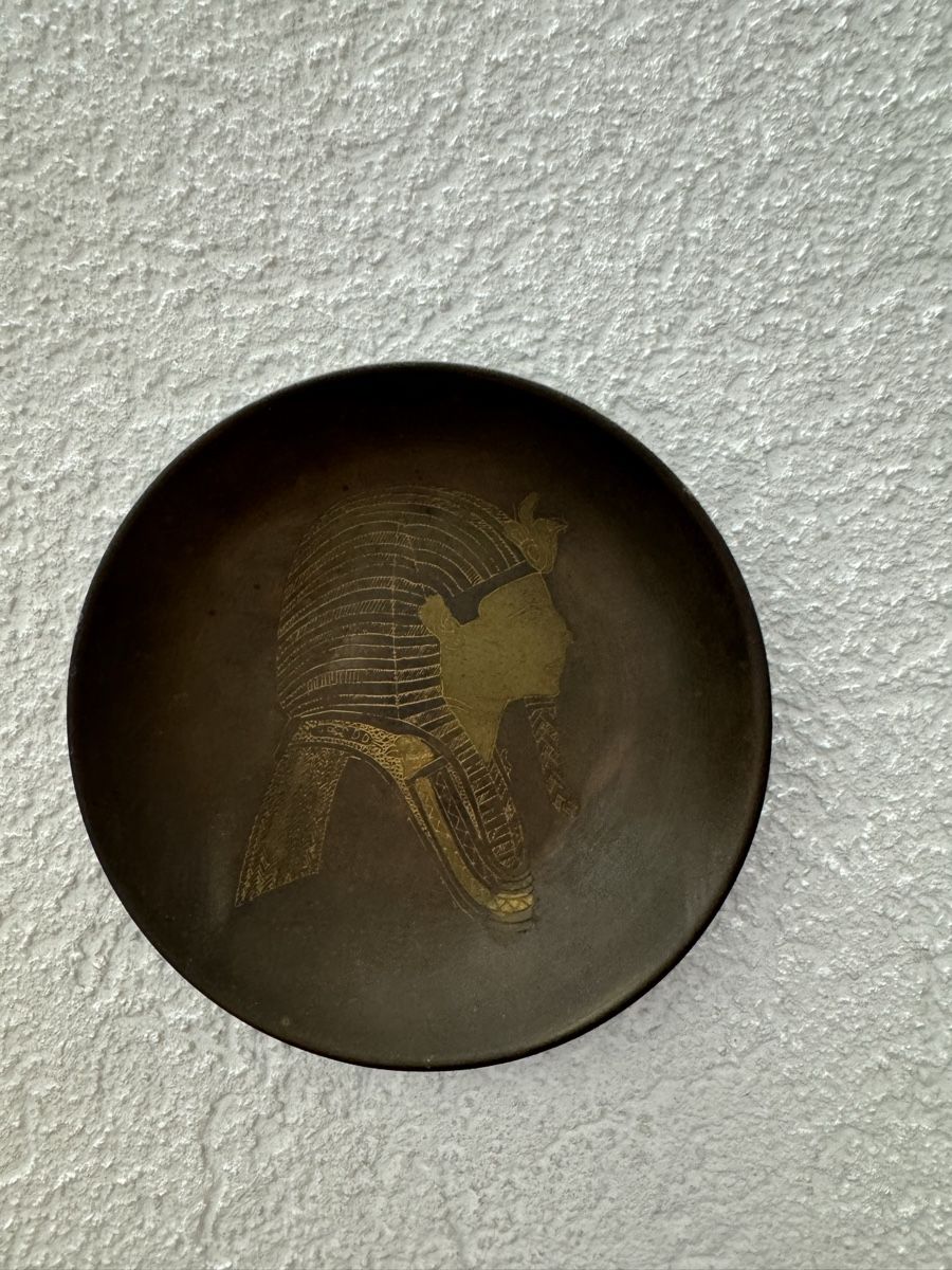 Piatti: Assiette décorative pharaon ornée 25cm – Usato da Veyrier venduto da kimedovapa