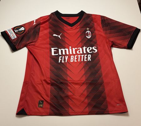 AC Milan Fussballtrikot Puma rot schwarz neuwertig 23/24