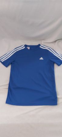 Adidas Sportshirt aus 1. Hand, Grösse 152