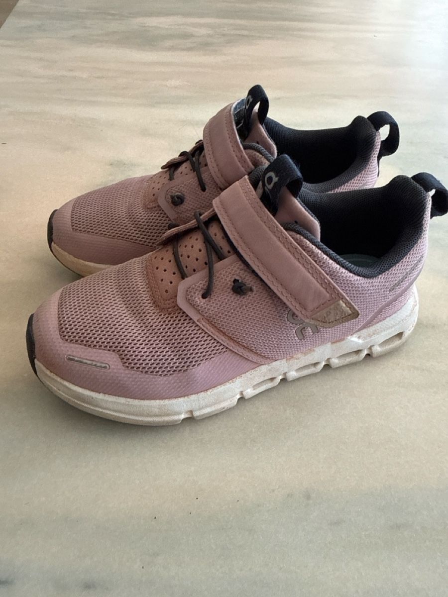 On Scarpe per ragazze: Originale On Schuhe (Cloudp) Mädchen rosa – Usato da Schlieren venduto da Schnaepliparadies 4