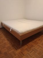 Lit double en bois / Doppelbett aus Holz