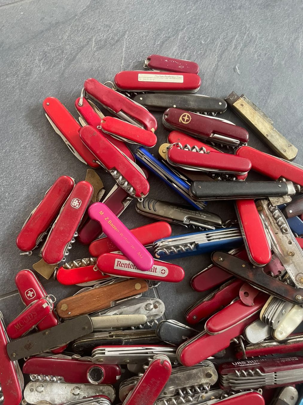 Victorinox Coltelli tascabile: Taschenmesser Lot – Usato da Unterlangenegg venduto da can_rf8g 1