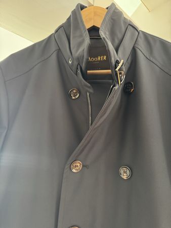 Moorer men's raincoat, size 48, excellent condition! Stylish