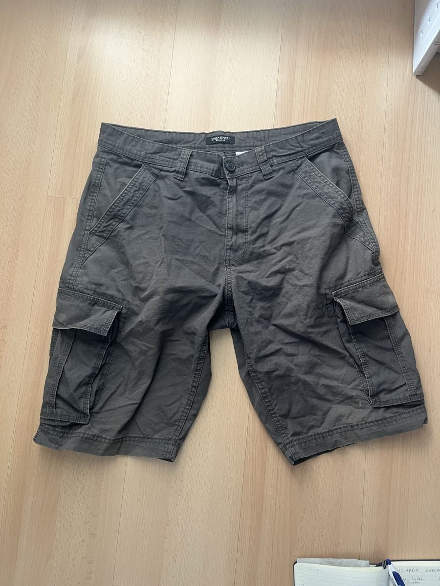 Pantalons: Graue Cargo Shorts – D'occasion à Basel par jaa_g99v