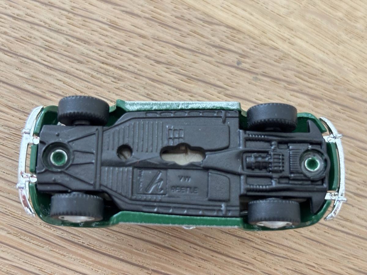 Modellini d'auto: 1 VW Käfer**grün**Länge: 6cm** – Usato da Volketswil venduto da Car6 4