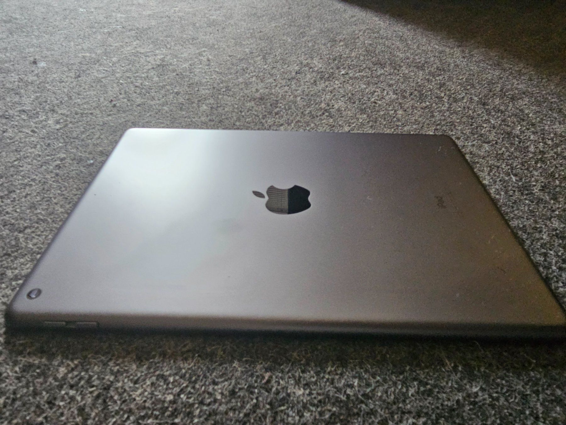 Apple Tablet PC: IPad 8. Generation 32GB – Usato da Zürich venduto da Labor5 1