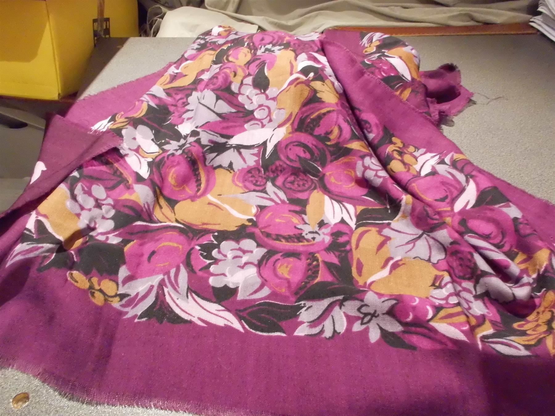 Foulard & Sciarpe: Tuch violett, farbiges Muster – Usato da Zürich venduto da abraxas1291