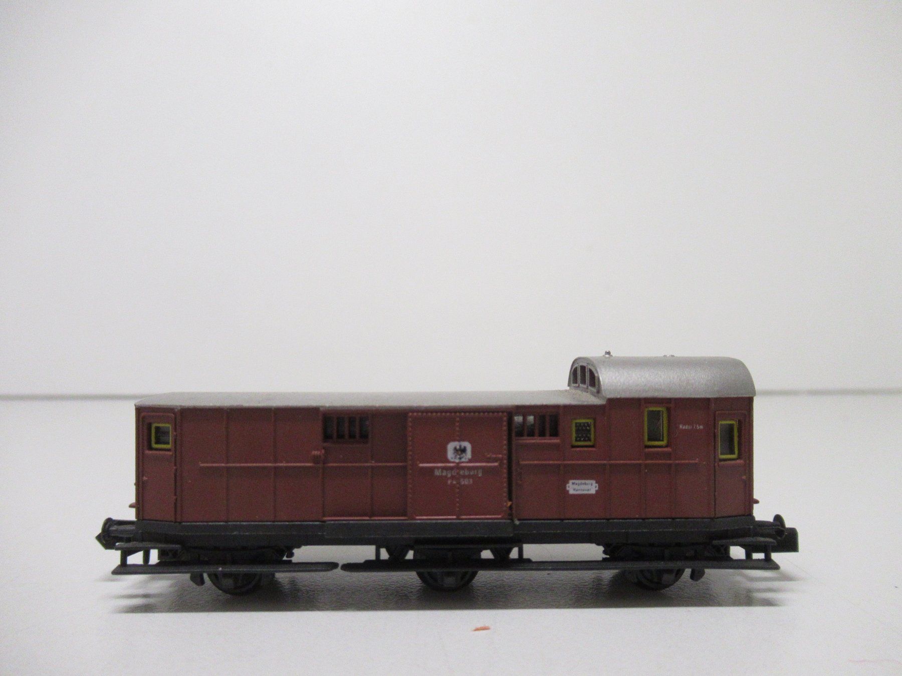 Fleischmann Modellini di ferrovie: Fleischmann 8060 Deutscher Packwagen DC/GS braun Spur N – Usato da Basel venduto da mhmarken 1
