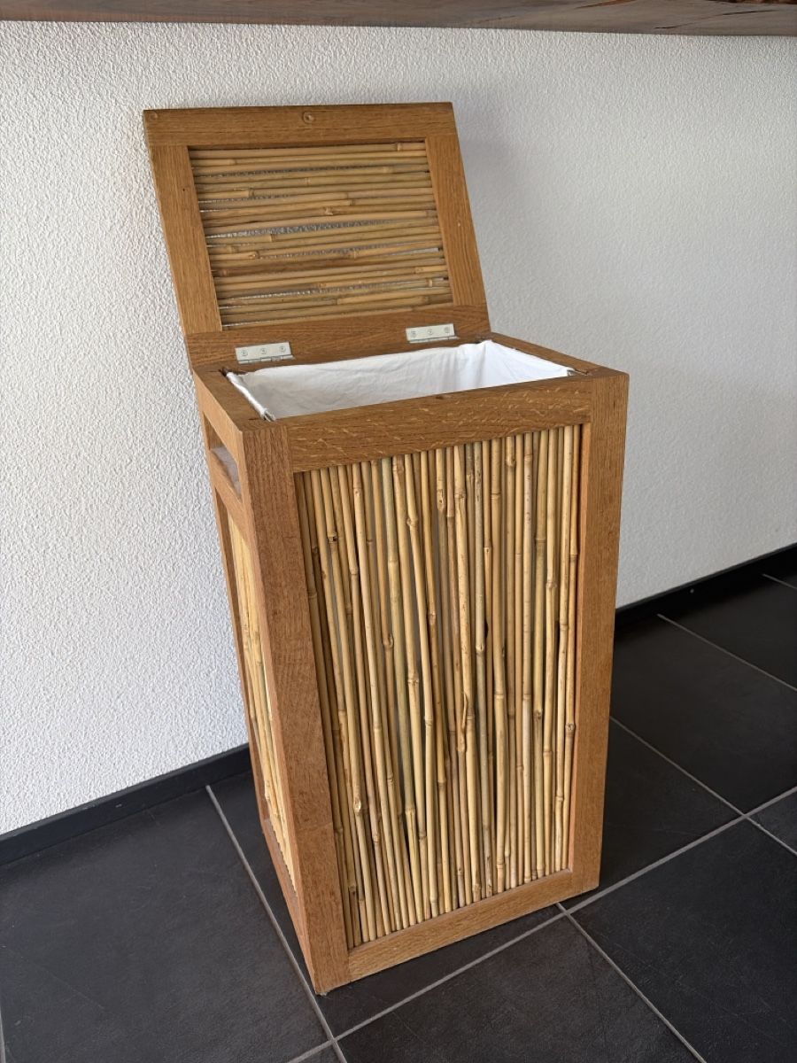 Wäschekörbe: Holz Wäschekorb mit Bambus Füllung, Eichenholz – Gebraucht aus Perlen von K.P.K.P 1