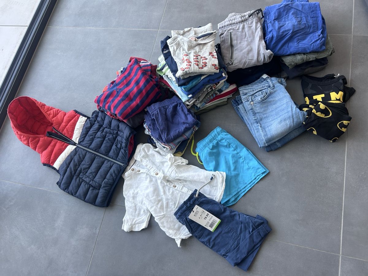 Kleiderpakete & -sets: Super 110 gr jungen set – Gebraucht aus Piazzogna von Super-V 7