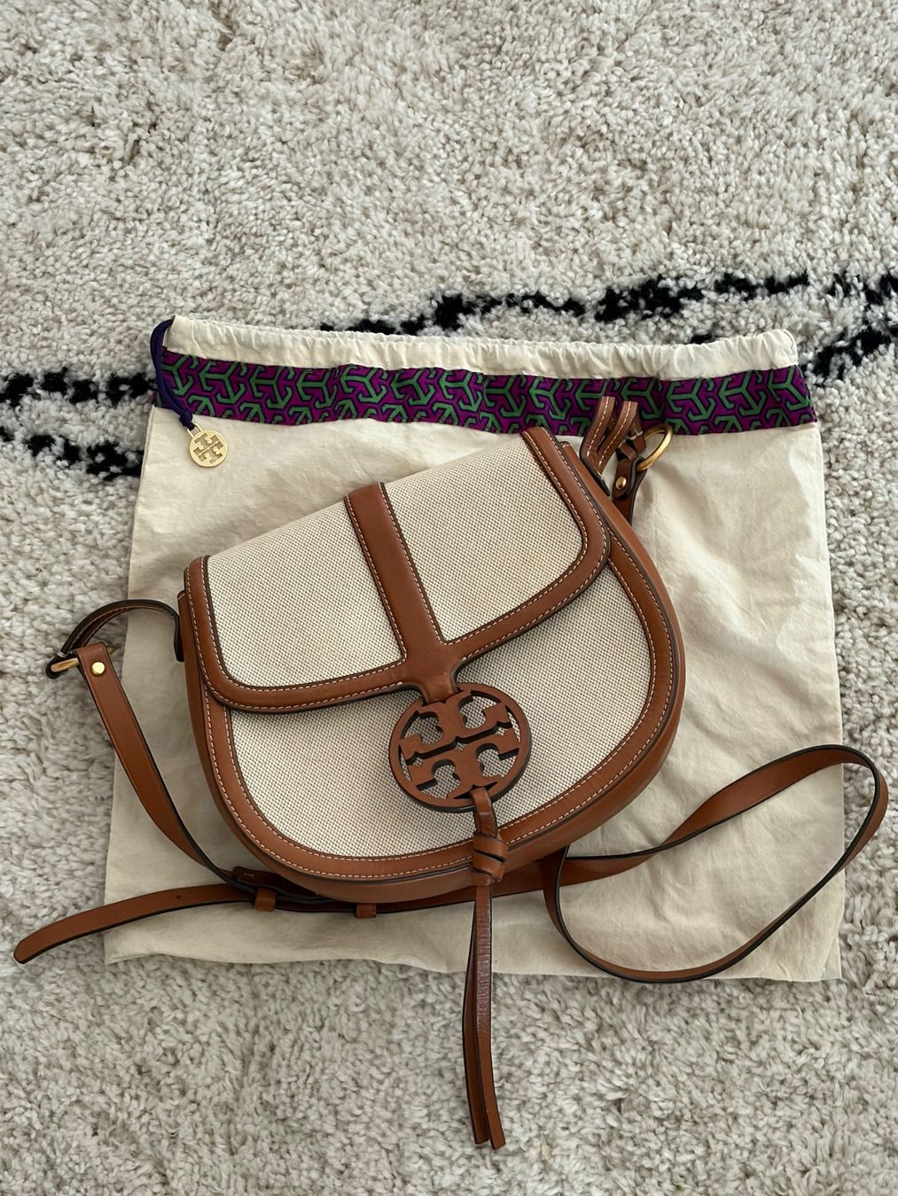 Tory Burch Sacs femmes: Tory Burch - Miller Canvas Saddle Bag – D'occasion à Wädenswil par quattromic