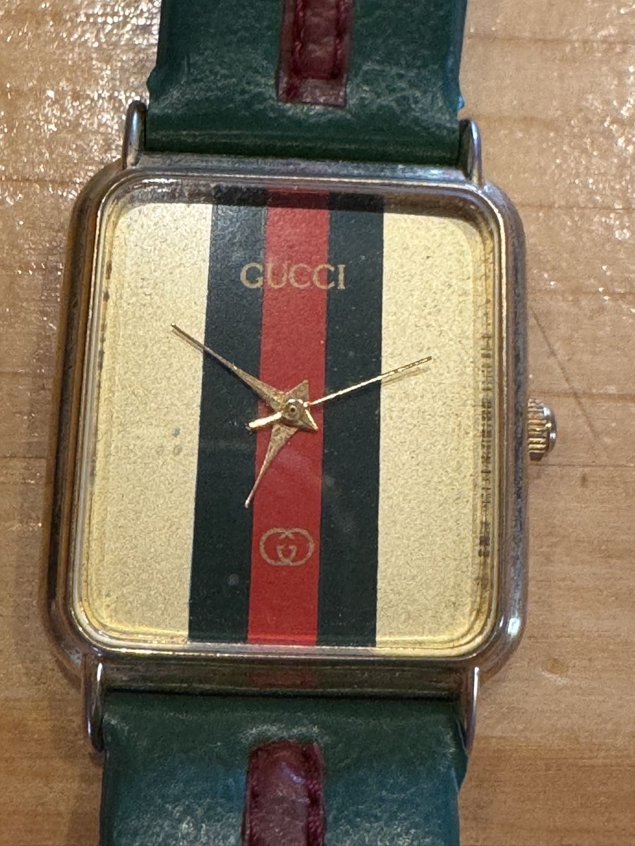 Gucci Orologi: Montre Gucci quartz – Usato da Erde venduto da CBarts