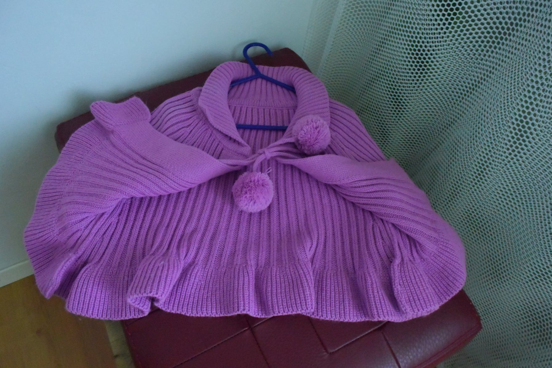 Jacken & Mäntel: Neuwertiger Strick-Poncho, Gr. 98-104 – Gebraucht aus Densbüren von TutaLarsen