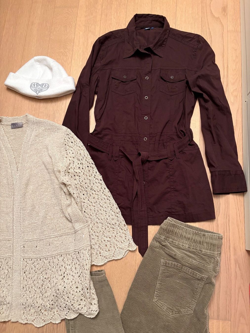Kleiderpakete: Kleiderpaket Gr.L, Gr. 42 – Gebraucht aus Gossau SG von Black-Queen 2