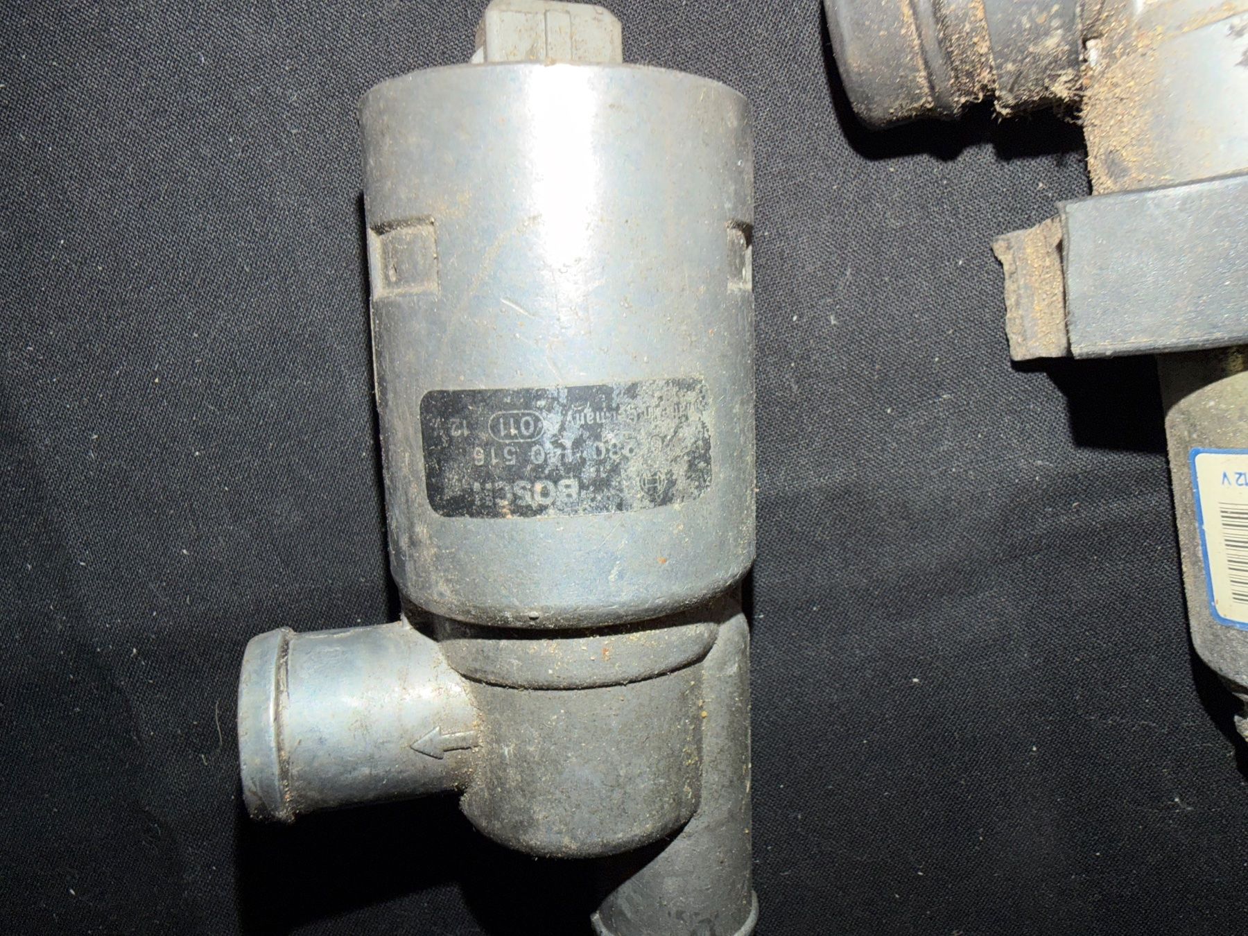 Bosch Tutti pezzi di ricambio auto: Bosch Leerlaufregler div. VW Audi Oldtimer – Usato da Luzern venduto da Basa73 3