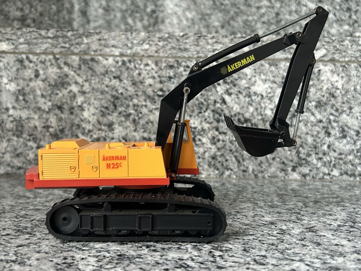 Modellbausätze & Standmodelle: Akermann H25 , 1:50 , NZG – Gebraucht aus Horw von Tigercat635 2
