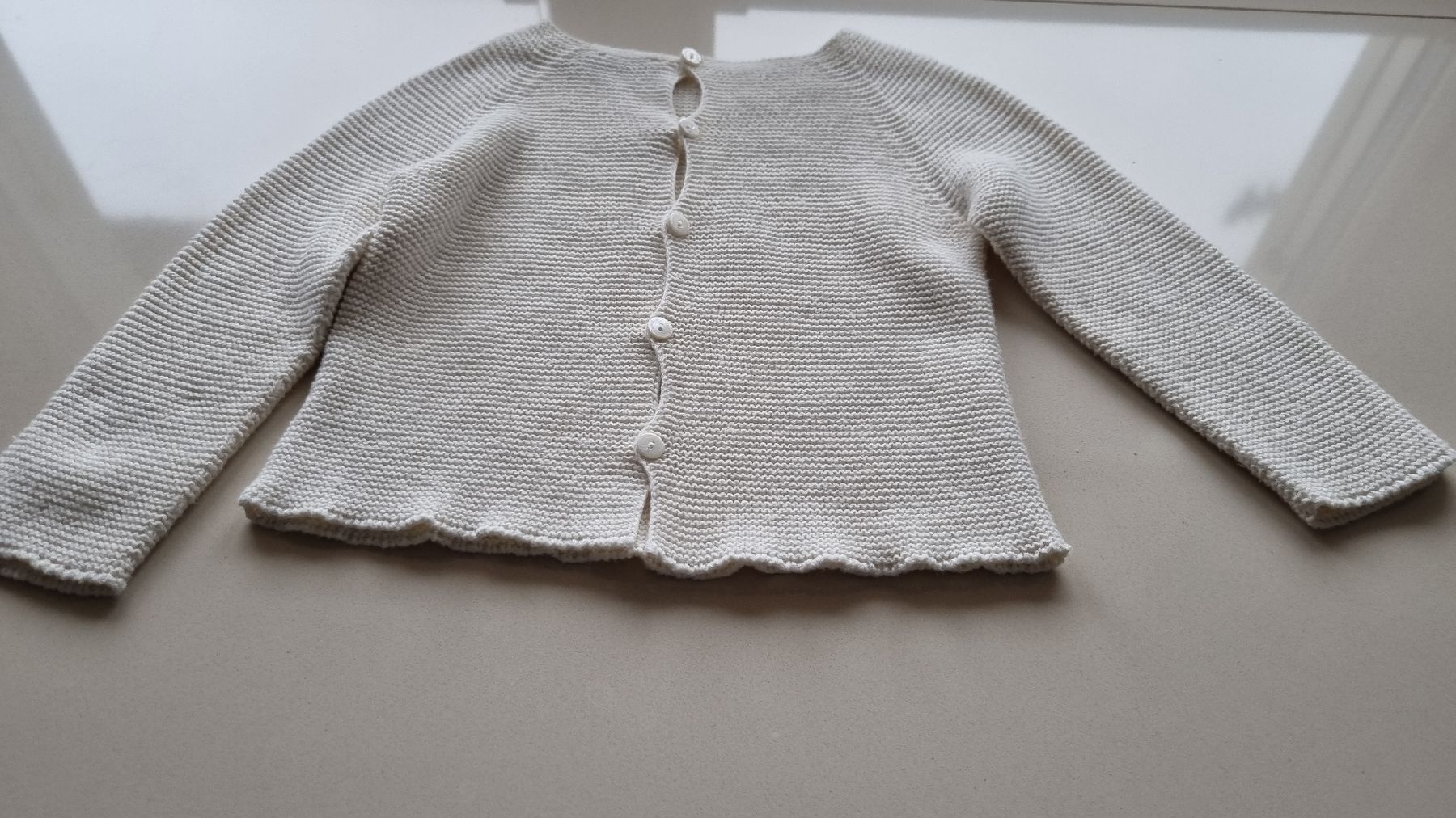 Maglioni & Felpe: 2 pull fille taille 86/98 – Usato da Ferpicloz venduto da Clicli014 1