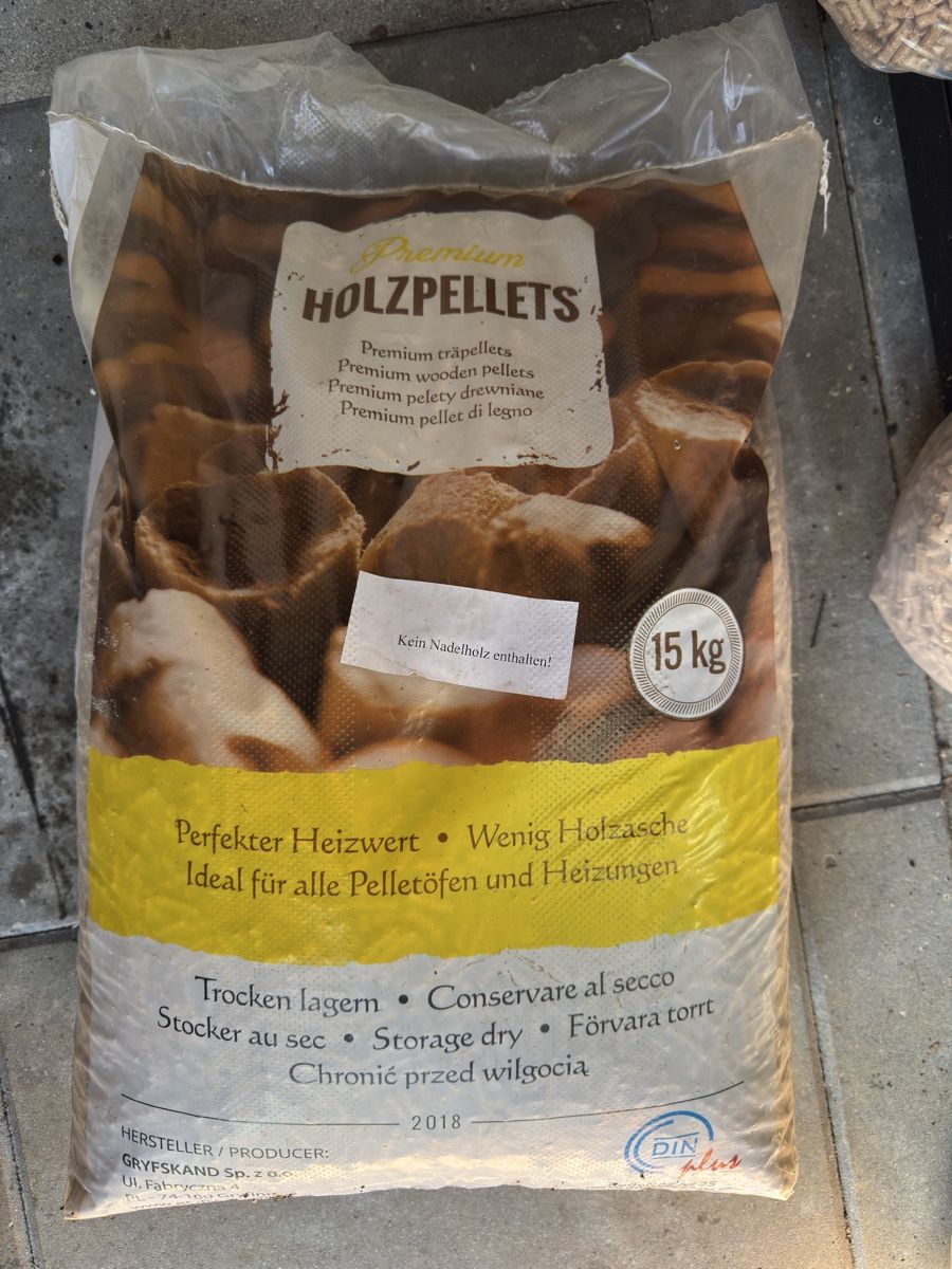 Articles en bois: Buchenpellets 15kg – Neuf avec emballage d'origine à Aesch BL par Kawaz804