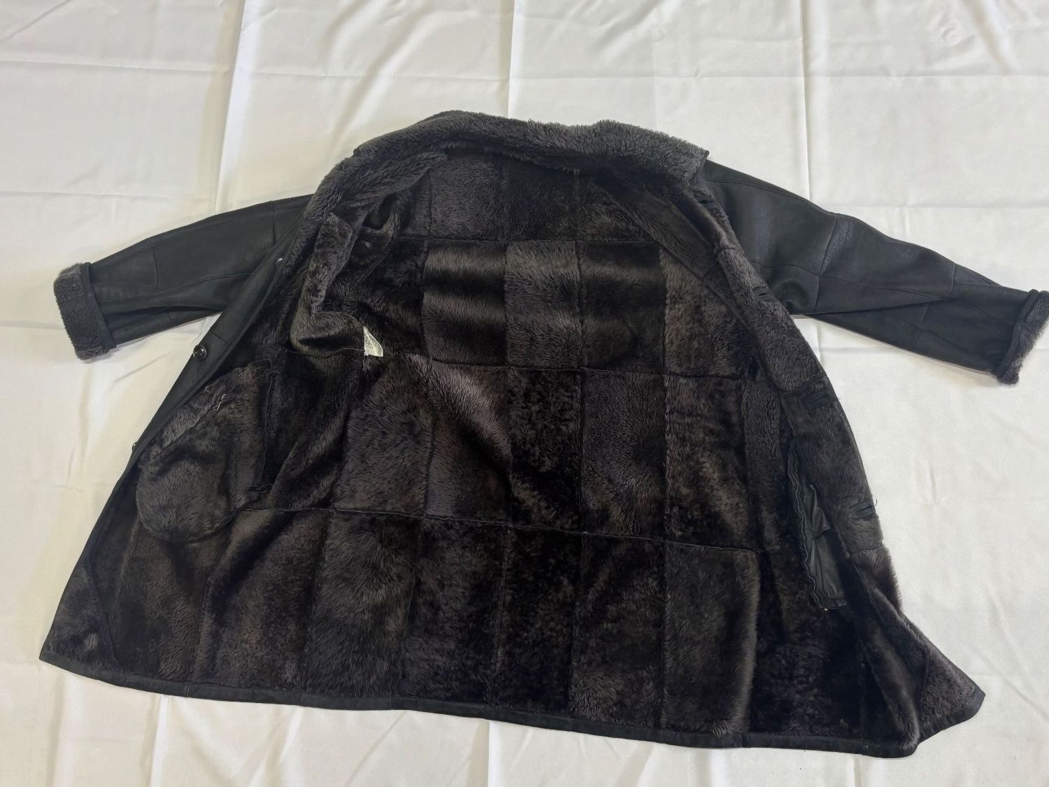 Christ Mäntel: Herren Fellmantel schwarz – Gebraucht aus Wettingen von Wendemarket 2