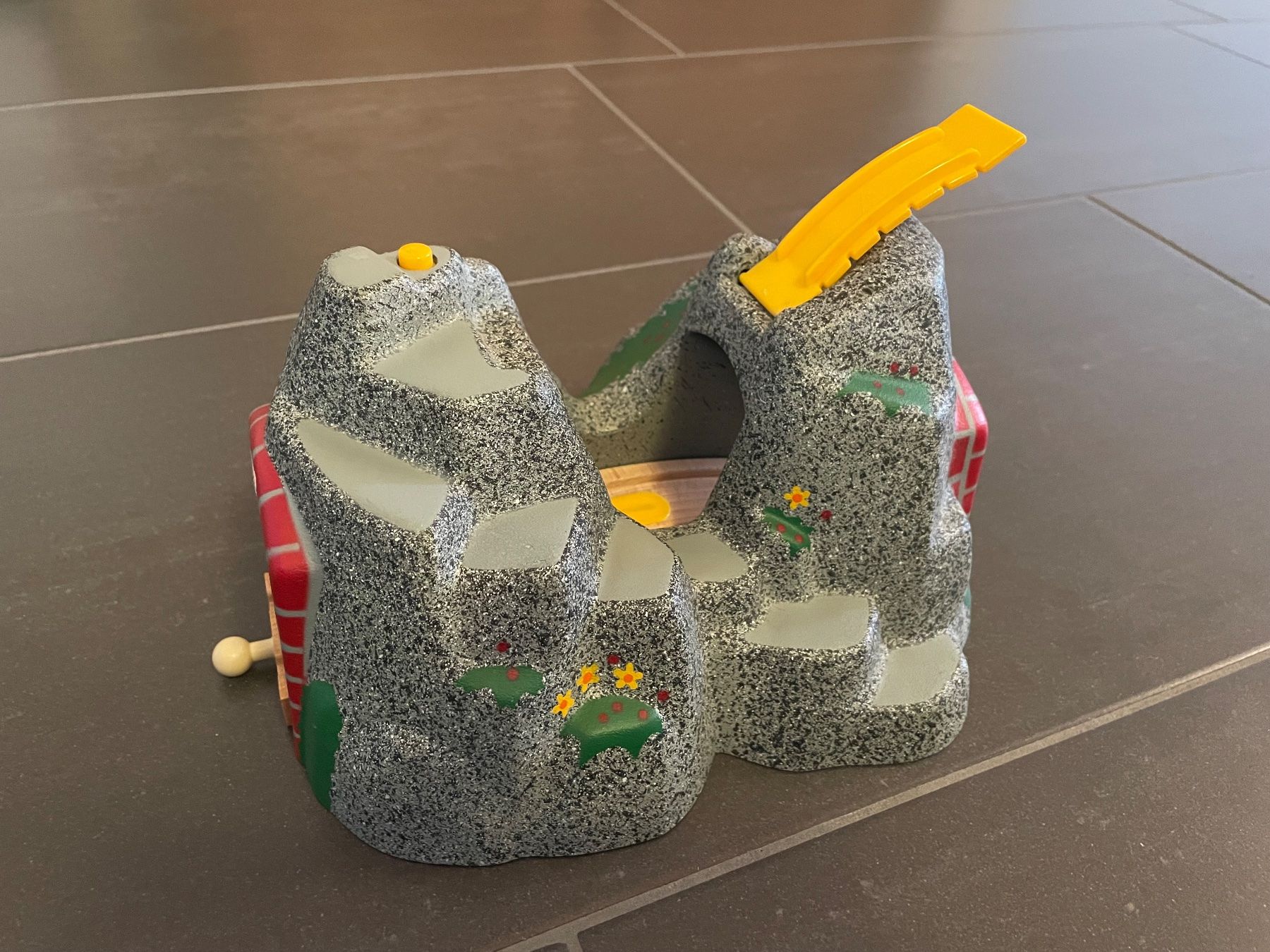 Brio Giocattoli: Abenteuertunnel Eisenbahntunnel von Brio mit Geräuschen – Usato da Schöfflisdorf venduto da ElianeJ 1