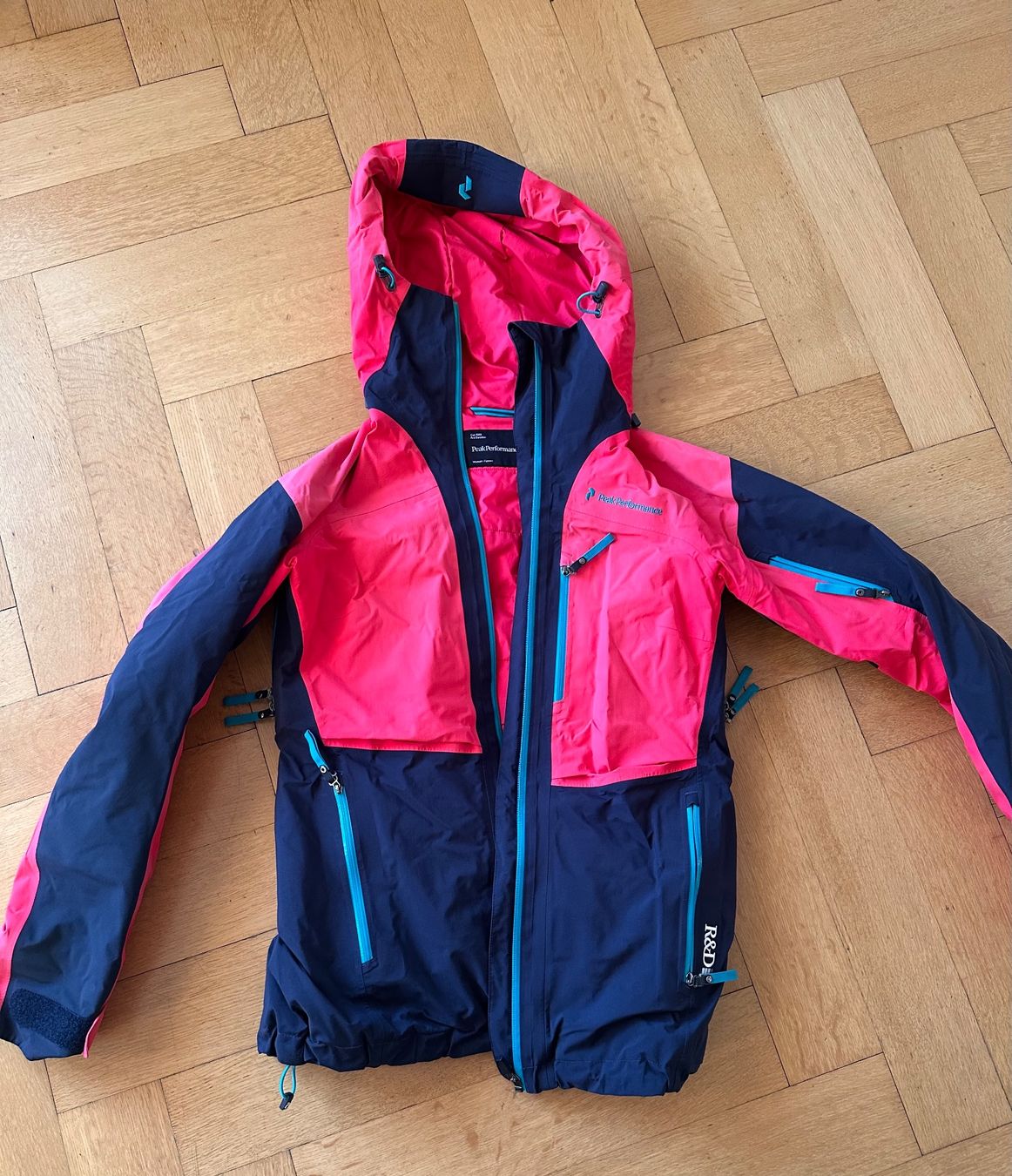 Peak Performance Jacken: Peak Performance Damen Jacke Gr. S – Gebraucht aus Zürich von vrenX