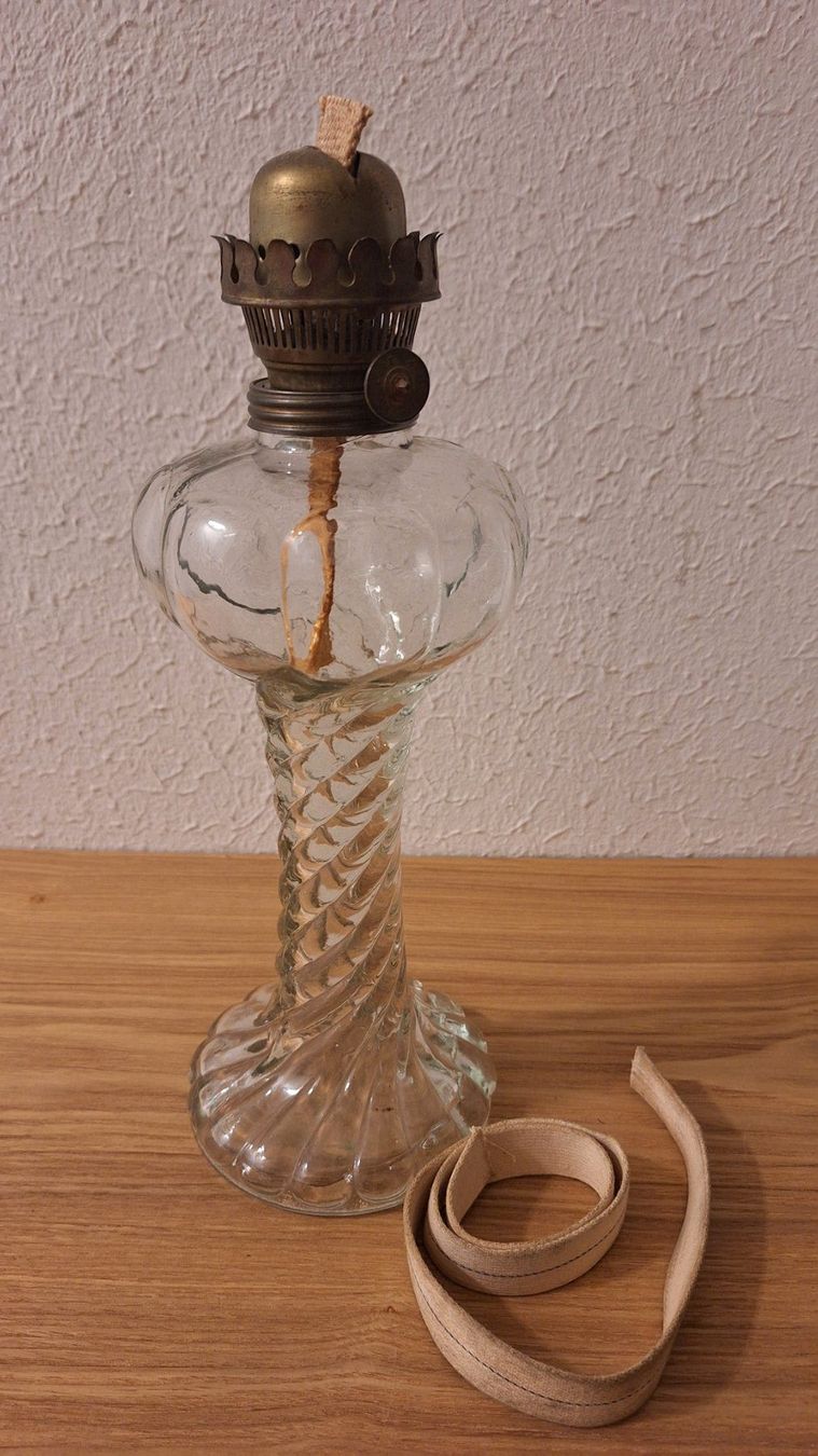 Lampade: Vintage Petrollampe Glas  , mit Docht – Usato da Arlesheim venduto da shopradl