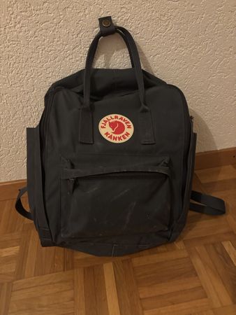 Fjällräven Kånken Rucksack dunkelgrün sehr gut erhalten