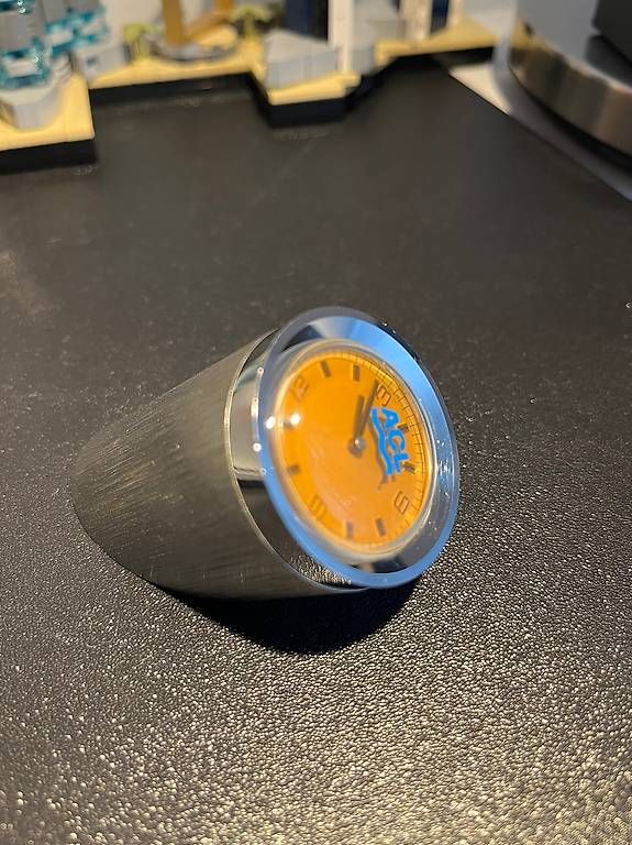 Orologi da terra & Orologi da parete: Tischuhr mechanisch sehr schön – Usato da Basel venduto da mla_69xc