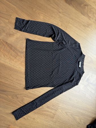 Feines Langarmshirt mit Punkten, Grösse M neu