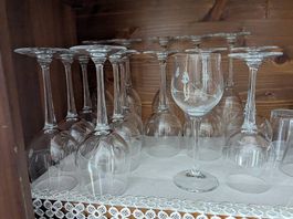 Set calici e caraffa in vetro decorato