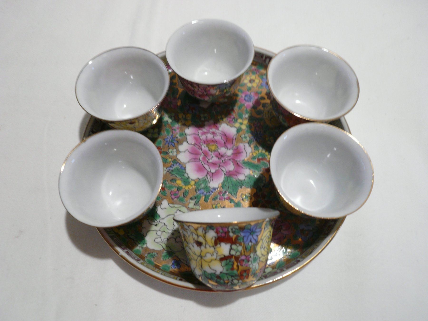 Tutte le decorazioni: Teeset 9-teilig, gemustert, Dekorations-Set – Usato da Rotkreuz venduto da Busa17 1