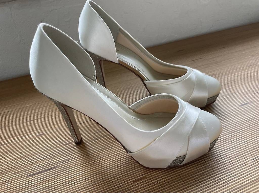 Scarpe da donna: Damenschuhe neu EU 38.5 – Usato da Bergdietikon venduto da sbones