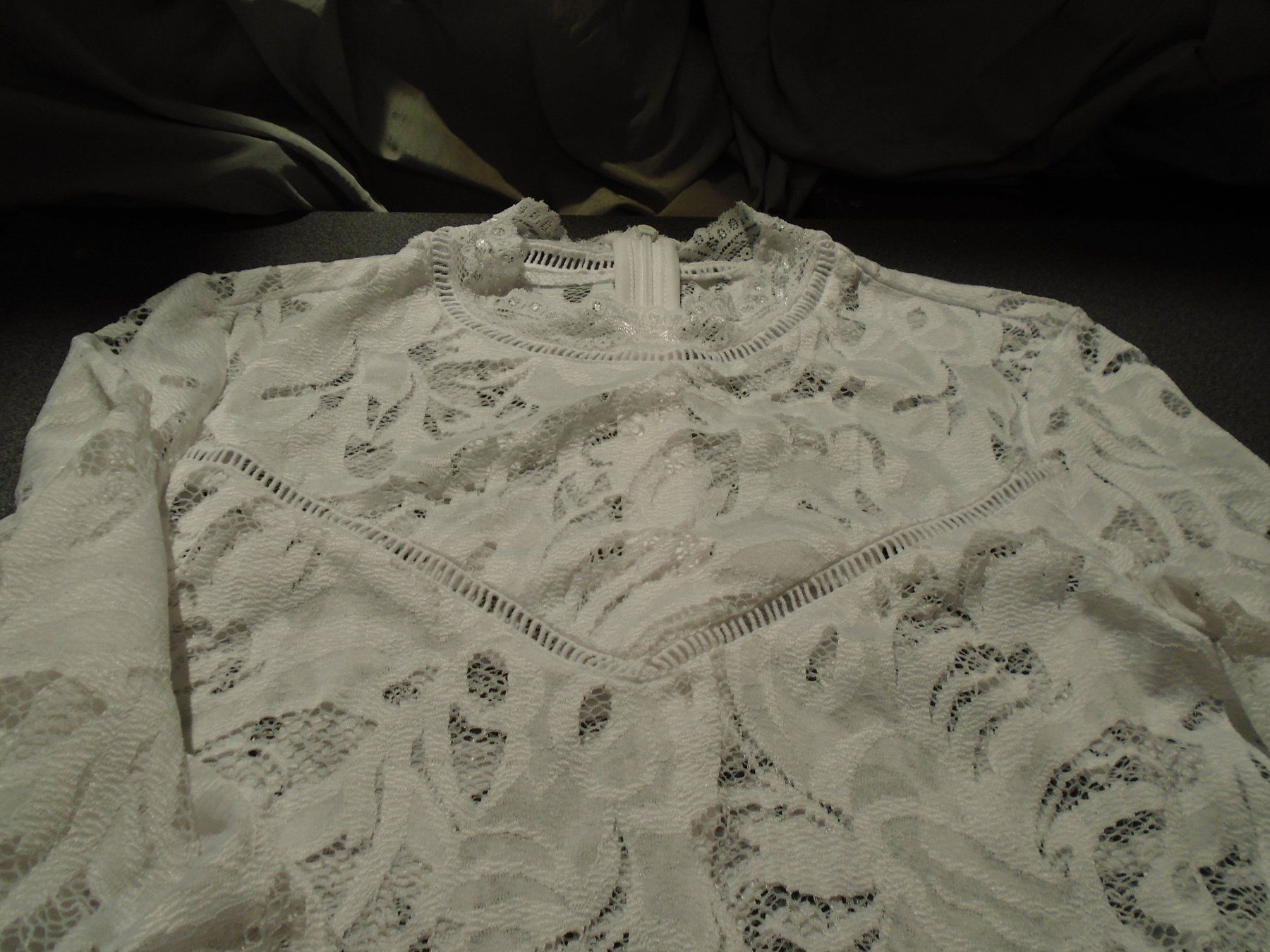 Pullover & Sweatshirts: Pullover ca. Grösse S, Spitzen, weiss – Gebraucht aus Zürich von abraxas1291 1