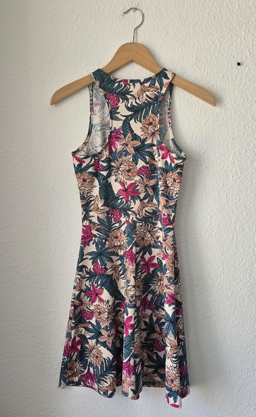 H&M Kleider: Robe à fleurs H&M taille XS – Gebraucht aus Genève von MariaS2 4