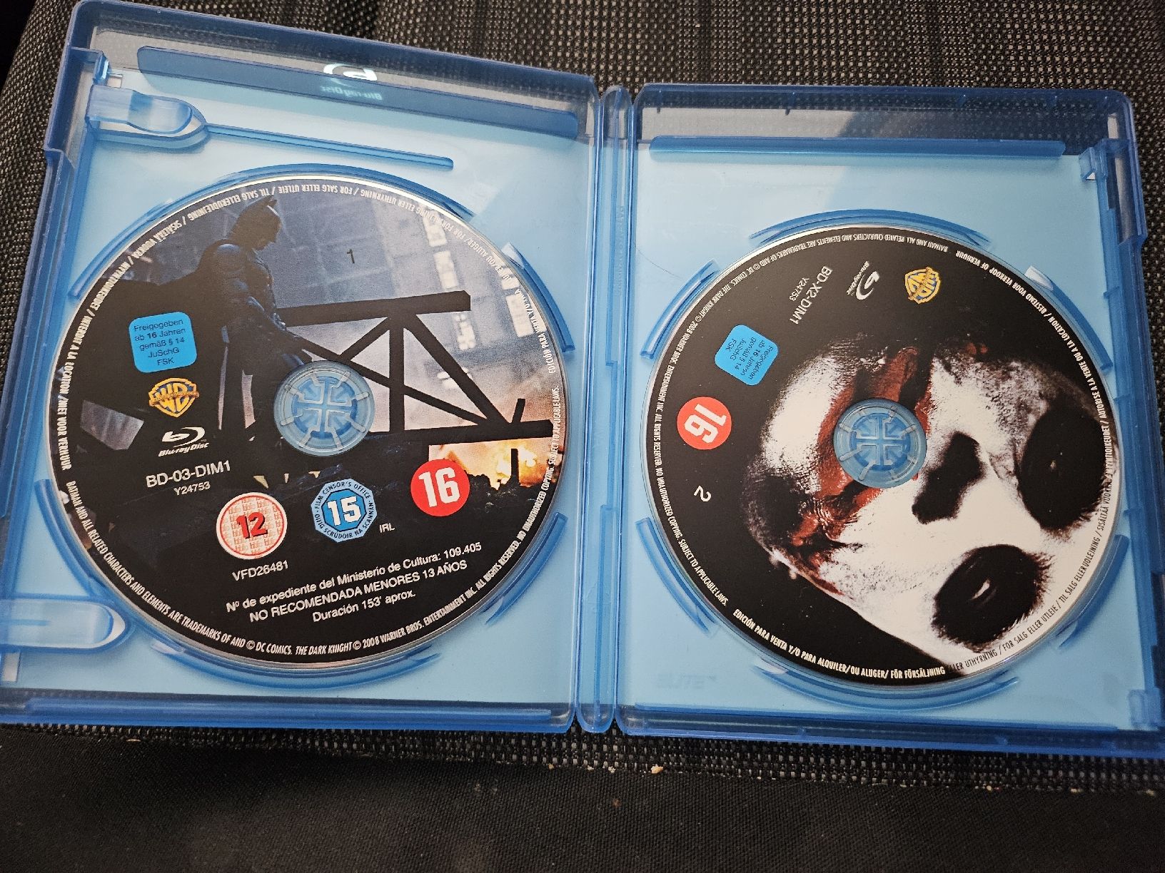 Tutti i DVDs: Blu-ray Le Chevalier Noir-Batman, Édition Spéciale – Usato da La Joux FR venduto da car_ck96 1