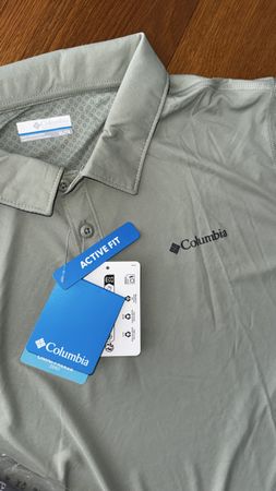 2x NEW! Columbia Tech Trail Polo - Light Grey and Green.