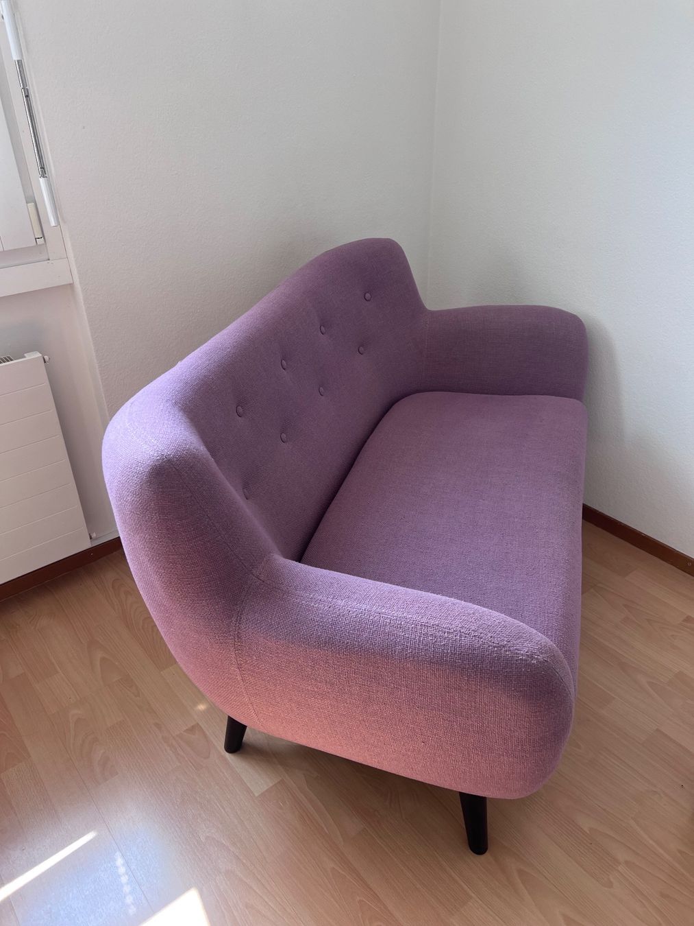 Livique Divani: Sofa Stoff, Farbe Flieder, 2er – Usato da Dübendorf venduto da Charlie03