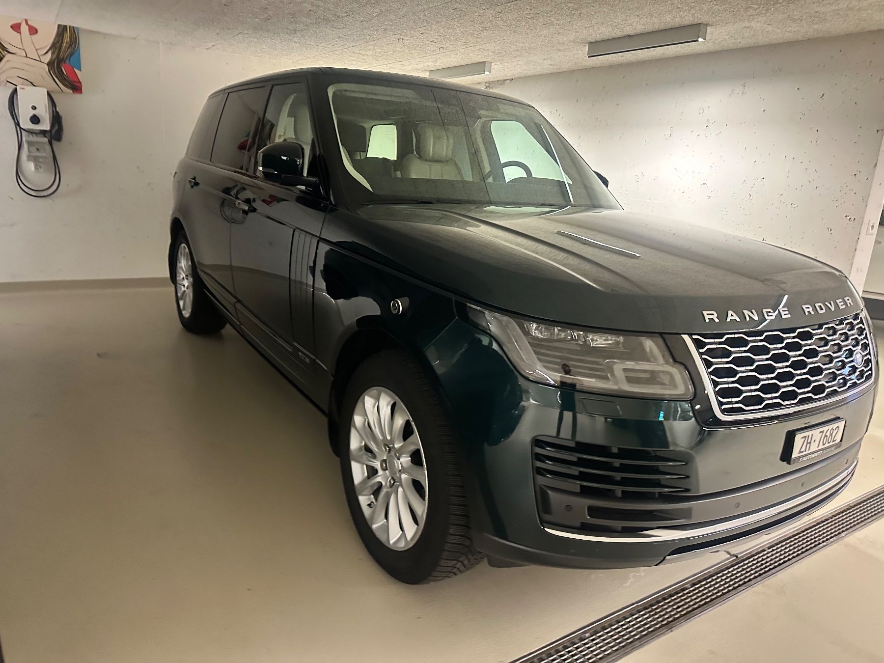 Land Rover Automobili: Range Rover LWB - long wheel base - flag car – Usato da Baar venduto da Famaventures 2