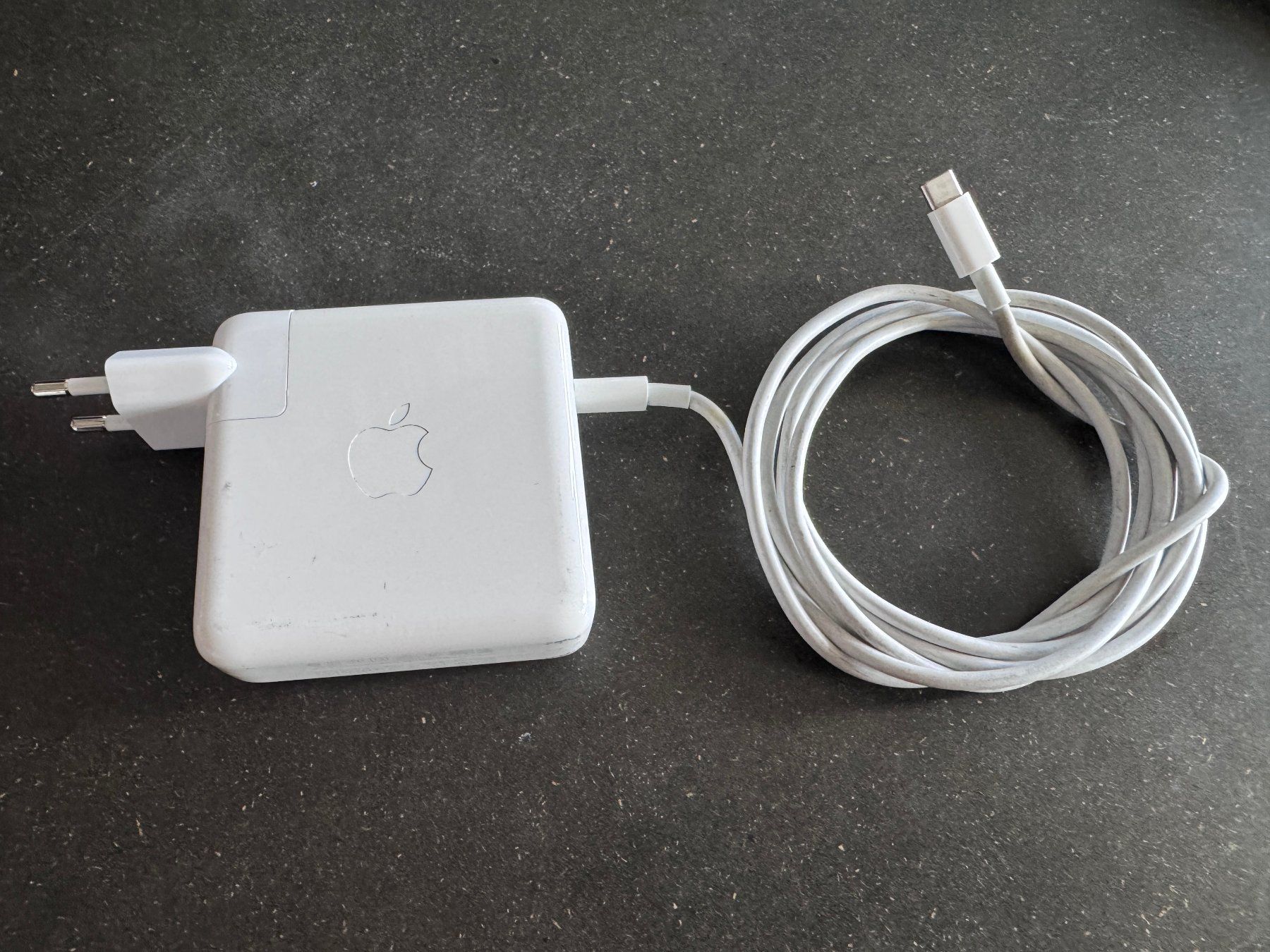 Apple Portables: MacBook Pro 16 (2020) 32 GB, 2.3 GHz, 2 TB SSD – D'occasion à Uster par pelituster 3