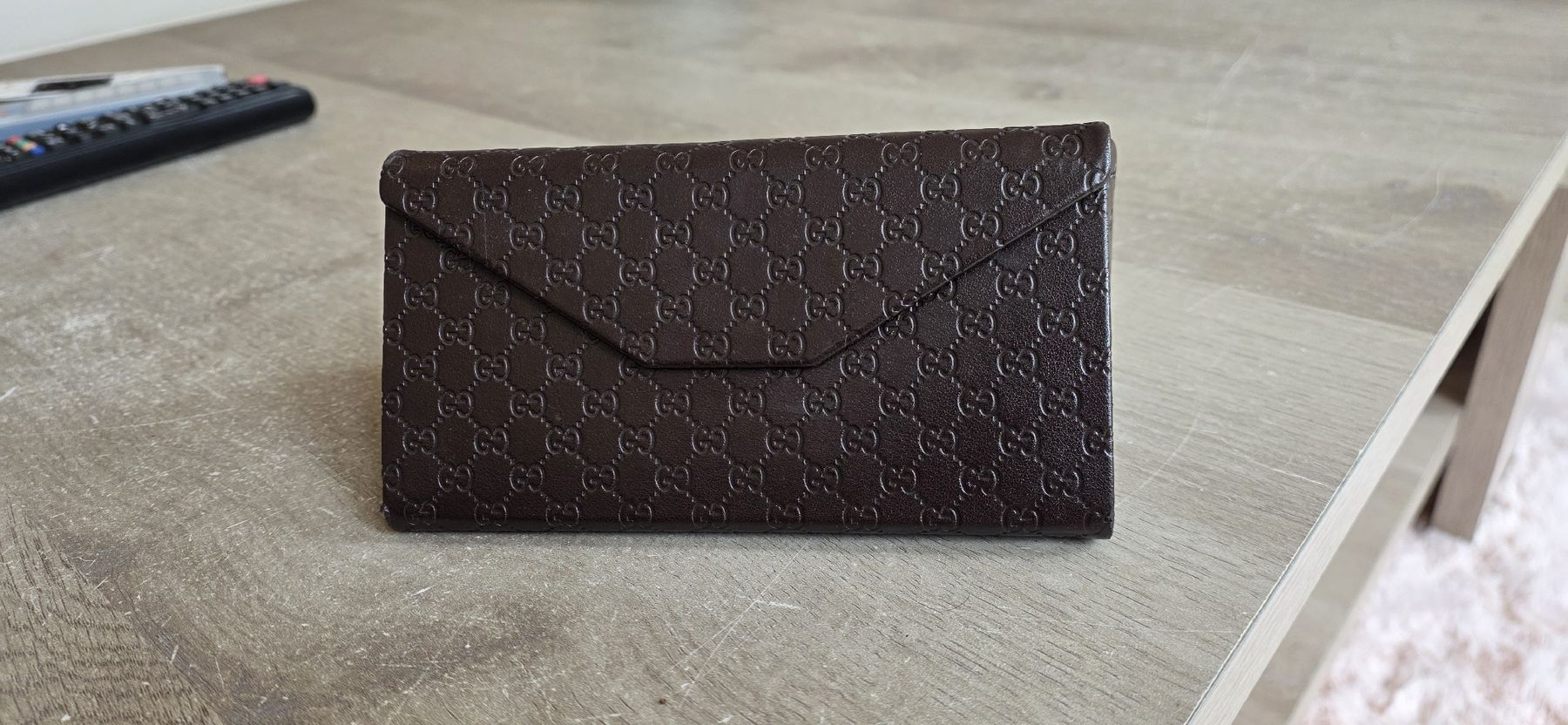 Gucci Occhiali & Lenti: Etui Gucci pour lunettes de soleil – Nuovo (secondo la descrizione) da Ste-Croix venduto da kar_9x7w