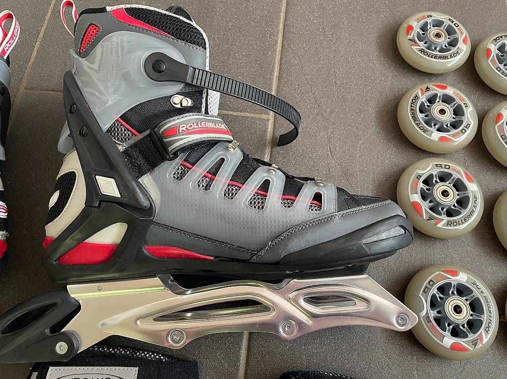 Pattini in linea & Pattini a rotelle: Rollerblade Inliner Grösse 46 mit viel Zuberhör – Usato da Wilderswil venduto da kerstin_suisse 1